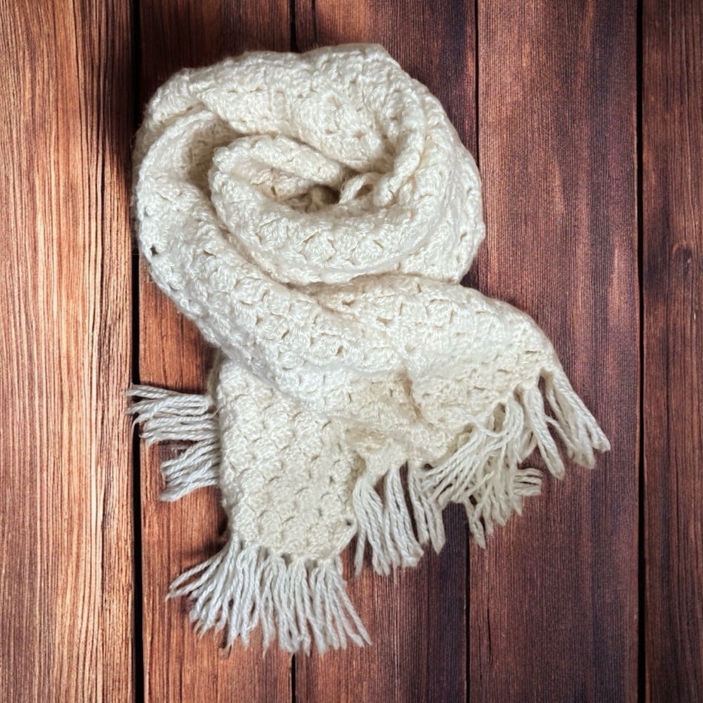 VINTAGE HANDMADE CROCHET SCARF